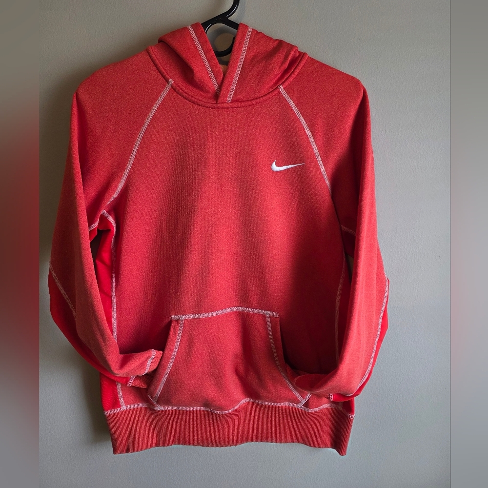 Nike Therma-Fit Women’s Coral Orange Hoodie Pullover Sweatshirt, Size Medium